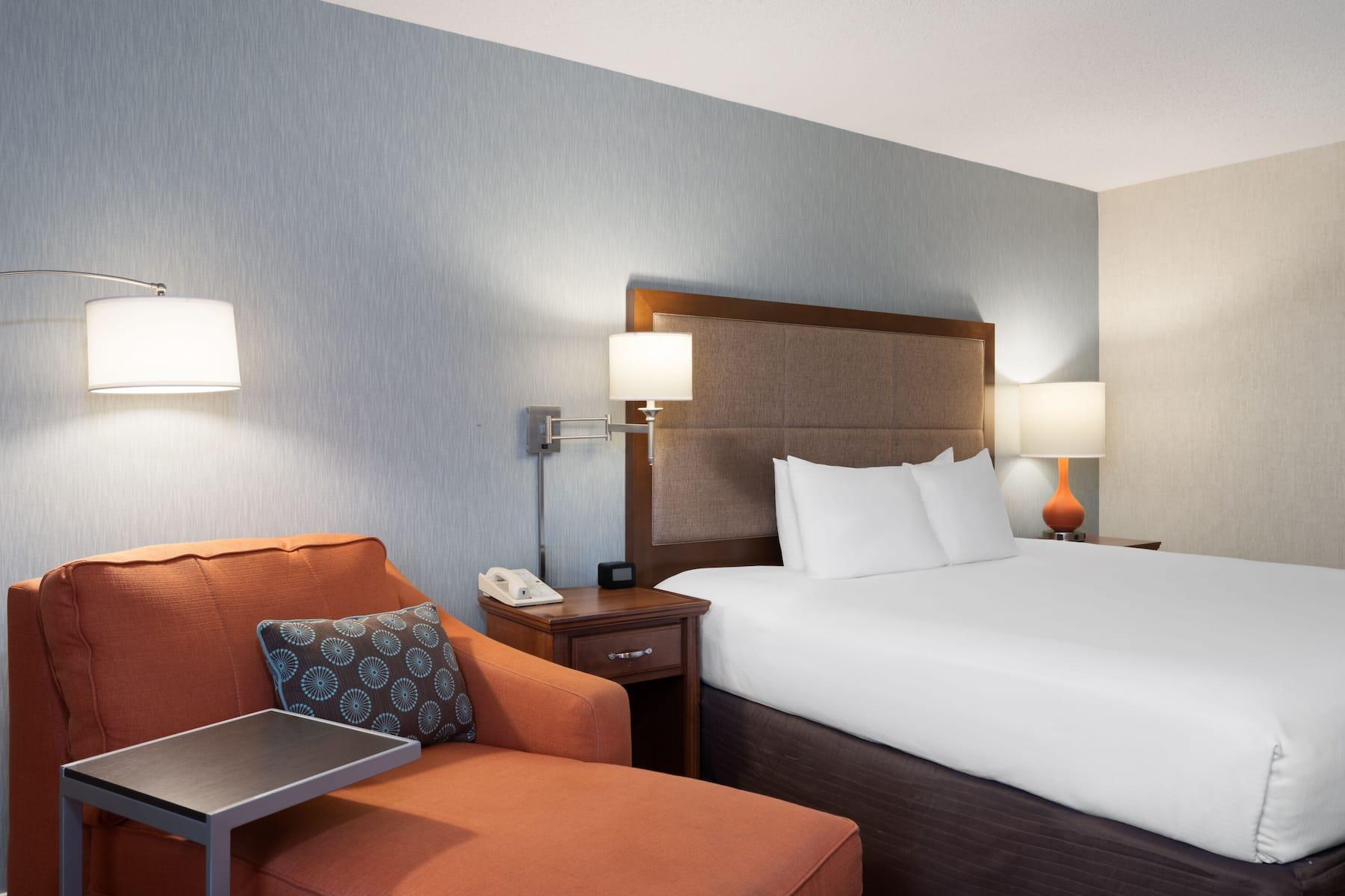 Wingate By Wyndham St Louis Airport Hotel Saint Ann Exterior photo