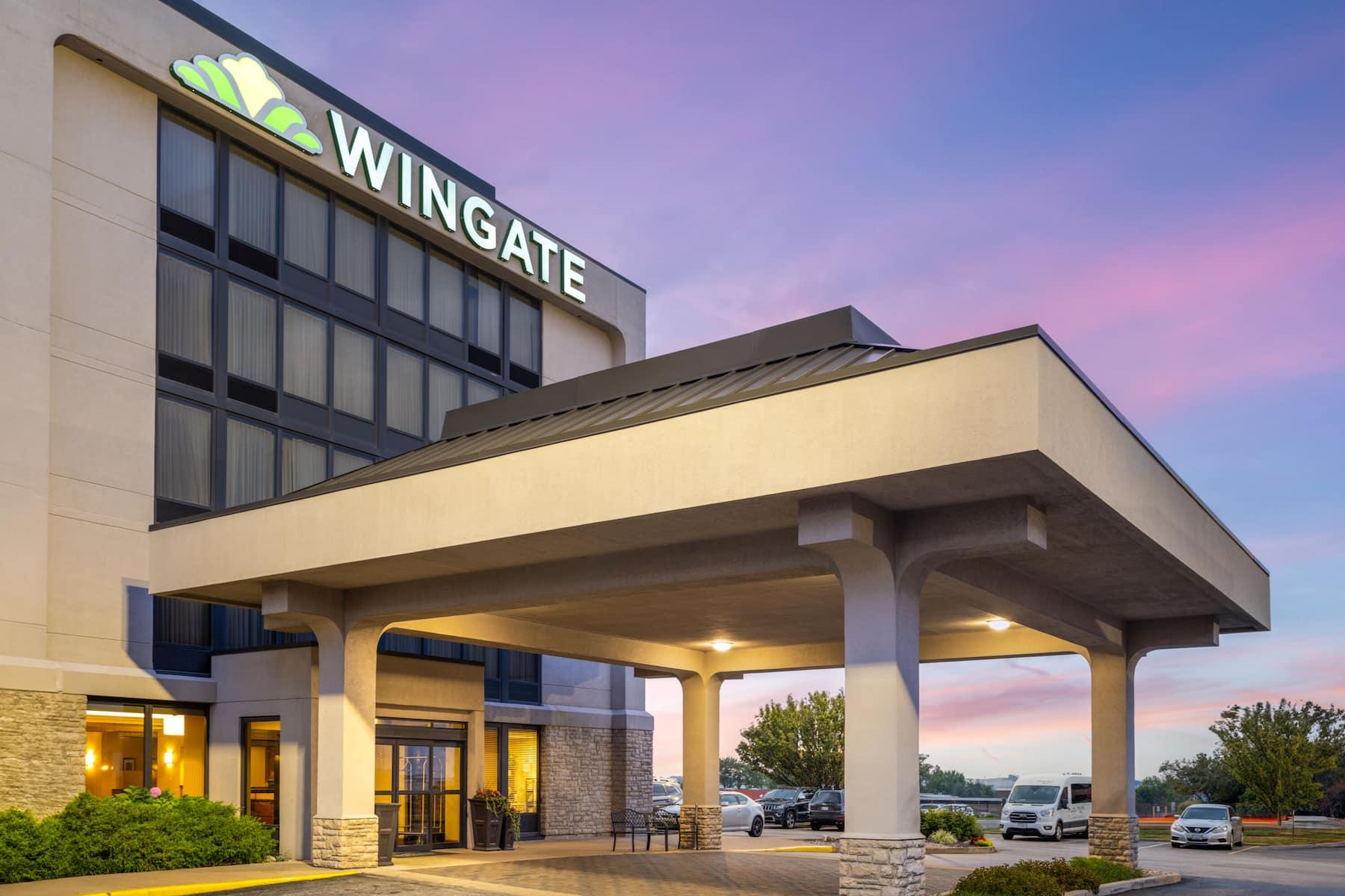 Wingate By Wyndham St Louis Airport Hotel Saint Ann Exterior photo